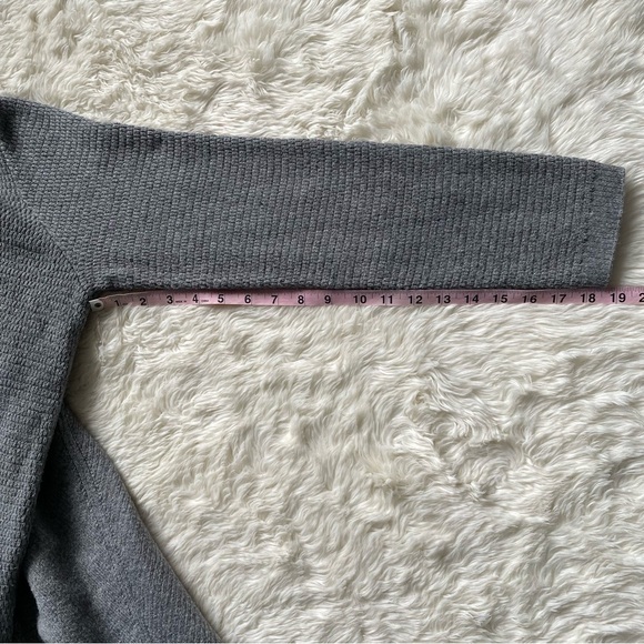J. Jill Sweater Tunic V-neck Side Split Long Sleeve Textured Gray M - Picture 10 of 11